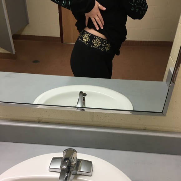 PINK Yoga Pants - Picture 4 of 4